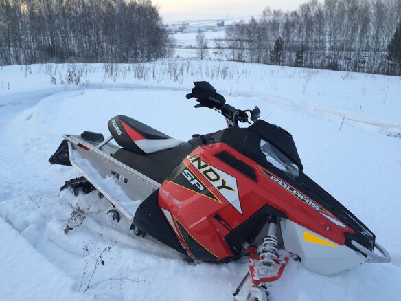 2014 Polaris 600 INDY, красный - вид 1