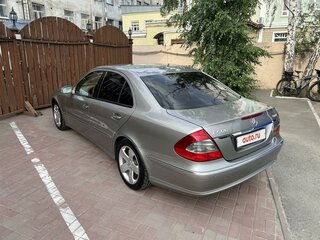 2007 Mercedes-Benz E-Класс 550 III (W211, S211) Рестайлинг, серый, 1350000 рублей, вид 3