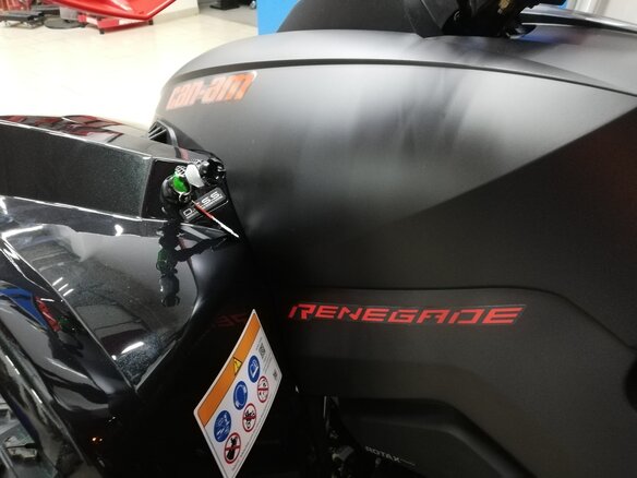 2019 BRP Can-Am Renegade 1000, красный - вид 13