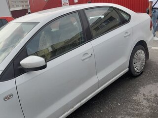 2017 Volkswagen Polo V Рестайлинг, белый, 1100000 рублей, вид 4