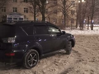 2010 Mitsubishi Outlander II Рестайлинг, чёрный, 1400000 рублей, вид 3