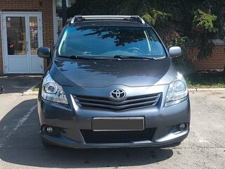 2010 Toyota Verso I, серый, 1200000 рублей, вид 2