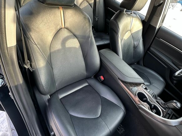 2019 Toyota Camry VIII (XV70), чёрный, 3150000 рублей - вид 12