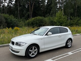 2010 BMW 1 серии 116i I (E81/E82/E87/E88) Рестайлинг, белый, 890000 рублей, вид 3