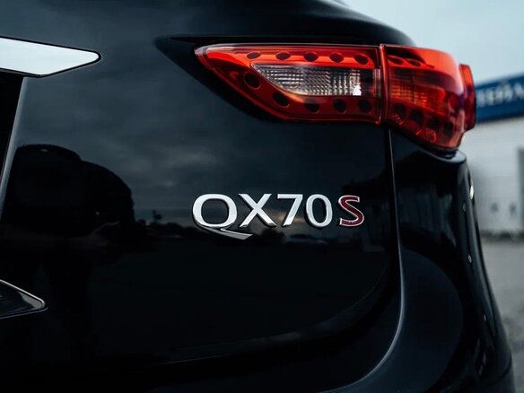 2015 Infiniti QX70, чёрный, 2900000 рублей - вид 6
