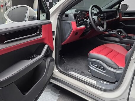 2026 Porsche Cayenne Electric Coupé IV, серебристый, 15700000 рублей, вид 5