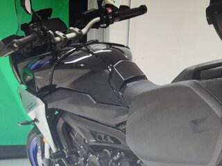 2020 Yamaha MT-09 Tracer (FJ-09), чёрный, 1000000 рублей, вид 4