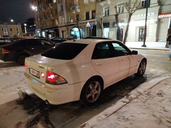 1998 Toyota Altezza, белый, 520000 рублей - вид 2