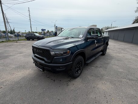 2026 Ram 1500 Quad Cab V Рестайлинг, синий, 10799999 рублей, вид 2