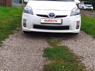 2010 Toyota Prius III (XW30), белый, 1150000 рублей, вид 2