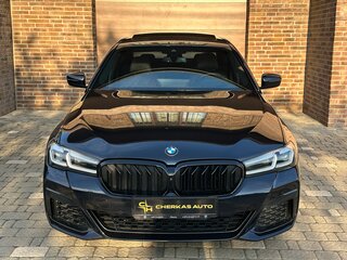 2022 BMW 5 серии 540i VII (G30/G31/G38) Рестайлинг, чёрный, 4590000 рублей, вид 2