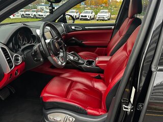 2015 Porsche Cayenne Turbo II Рестайлинг (958), чёрный, 3200000 рублей, вид 3