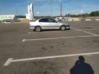 2001 Toyota Avensis I Рестайлинг, серебристый, 500000 рублей, вид 1