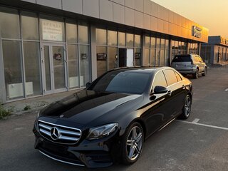 2017 Mercedes-Benz E-Класс 400 V (W213, S213, C238), чёрный, 3500000 рублей, вид 1