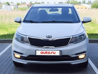2016 Kia Rio III Рестайлинг, белый, 900000 рублей, вид 2