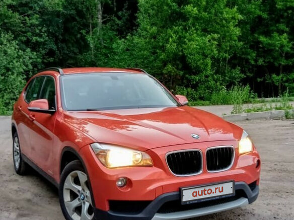 2013 BMW X1 20i I (E84) Рестайлинг, оранжевый, 1600000 рублей - вид 2