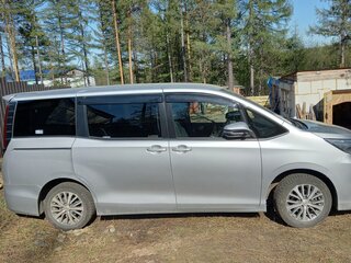 2019 Toyota Noah III (R80) Рестайлинг, серебристый, 2500000 рублей, вид 3