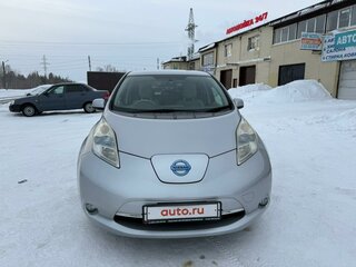 2011 Nissan Leaf (EM61) I (ZE0/AZE0), серый, 625000 рублей, вид 1