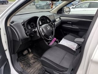 2013 Mitsubishi Outlander III, белый, 1500000 рублей, вид 5