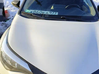 2020 Toyota C-HR I Рестайлинг, белый, 2700000 рублей, вид 4
