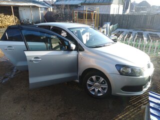 2014 Volkswagen Polo V, серебристый, 950000 рублей, вид 2