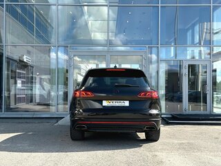 2018 Volkswagen Touareg III, коричневый, 3530000 рублей, вид 5