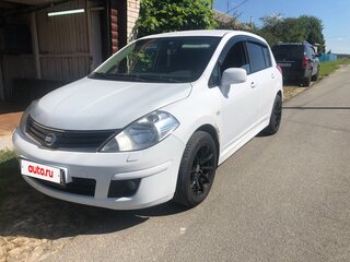 2013 Nissan Tiida I Рестайлинг, белый, 820000 рублей, вид 1