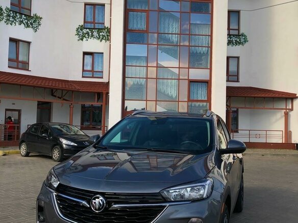 2020 Buick Encore GX I, серебристый, 1546927 рублей - вид 1