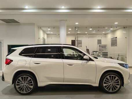 2026 BMW X1 Long 25Li xDrive III (U11/U12), белый, 6150000 рублей, вид 4