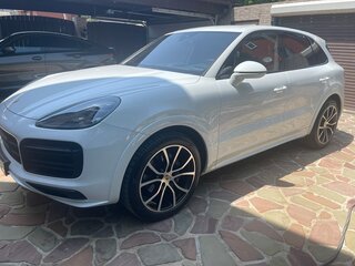 2018 Porsche Cayenne III, белый, 5800000 рублей, вид 2