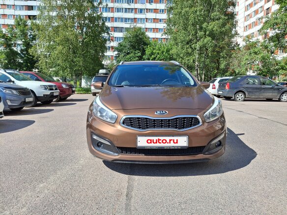2017 Kia Ceed II Рестайлинг, коричневый, 1430000 рублей - вид 1