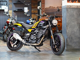 2025 Royal Enfield Guerrilla 450, чёрный, 559000 рублей, вид 4