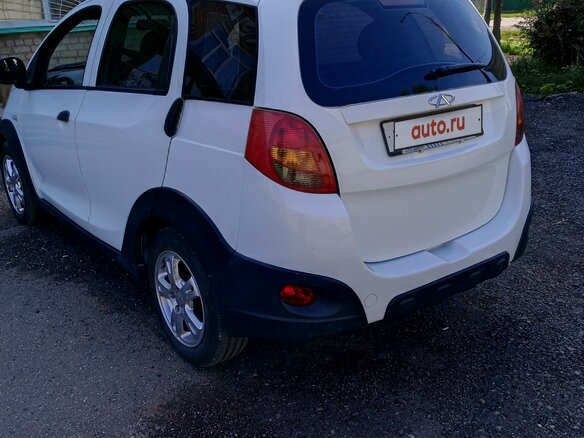 2011 Chery IndiS (S18D) I, белый, 380000 рублей - вид 4