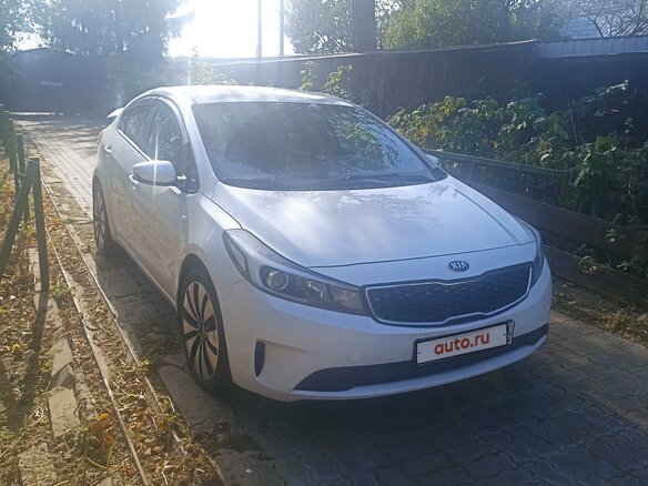 2019 Kia Cerato III Рестайлинг (Classic), белый, 1650000 рублей - вид 4