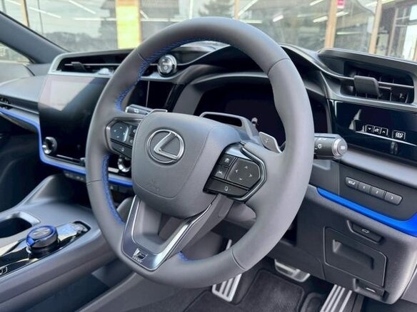 2024 Lexus RZ 450e, белый, 9500000 рублей - вид 5