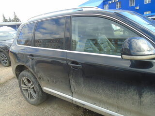2010 Volkswagen Touareg I Рестайлинг, чёрный, 1220000 рублей, вид 3