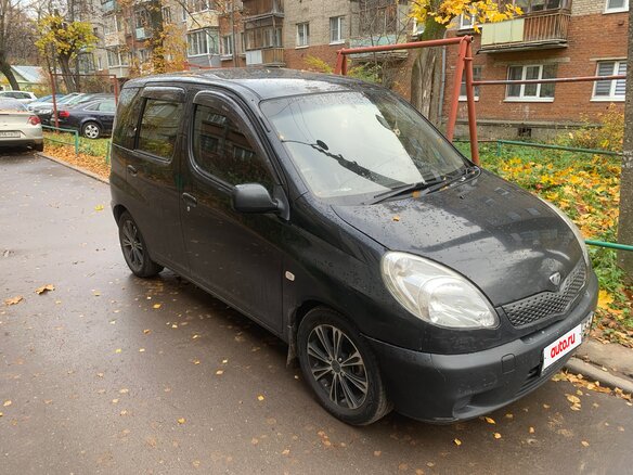 2001 Toyota FunCargo, чёрный, 350000 рублей - вид 1