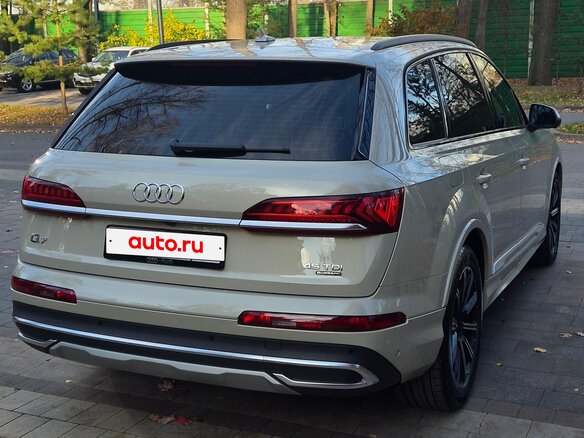 2020 Audi Q7 45 TDI II (4M) Рестайлинг, бежевый, 7950000 рублей - вид 2
