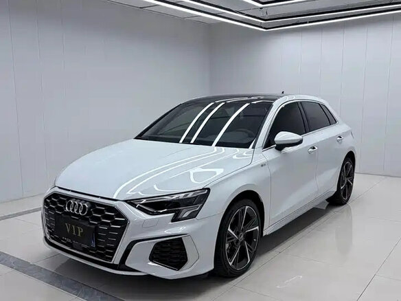 2023 Audi A3 Sportback 35 TFSI IV (8Y), белый, 2110002 рублей