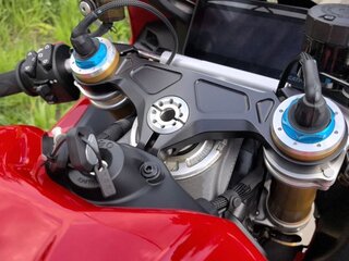 2025 Ducati Panigale V4, красный, 3600000 рублей, вид 2