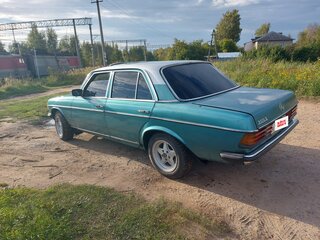 1978 Mercedes-Benz W123 300, зелёный, 360000 рублей, вид 5