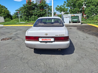 1992 Toyota Crown Majesta I (S140), белый, 280000 рублей, вид 2