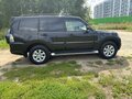 2012 Mitsubishi Pajero IV Рестайлинг 1, чёрный - вид 3