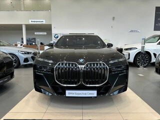 2026 BMW 7 серии 740d xDrive VII (G70), чёрный, 15800000 рублей, вид 2