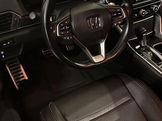 2020 Honda Accord X, красный, 3000000 рублей, вид 3