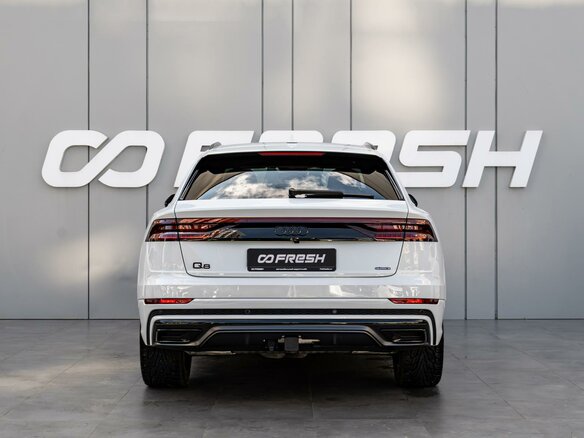 2021 Audi Q8 55 TFSI I (4M), белый, 9750000 рублей - вид 3