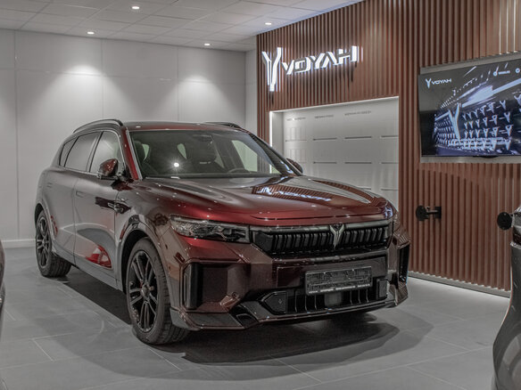 2026 Voyah Free I Рестайлинг, красный, 6940000 рублей - вид 1