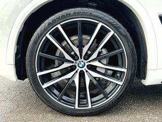 2019 BMW X5 40i IV (G05/G18), белый, 5000000 рублей, вид 4