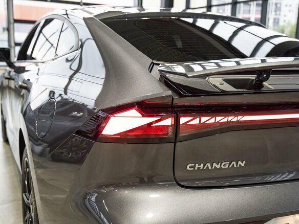 2024 Changan UNI-V I, серый, 2650000 рублей - вид 16