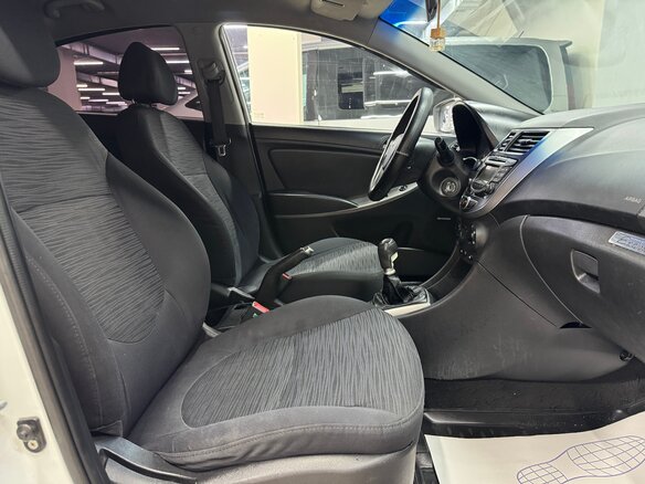 2014 Hyundai Solaris I Рестайлинг, белый, 650000 рублей - вид 21